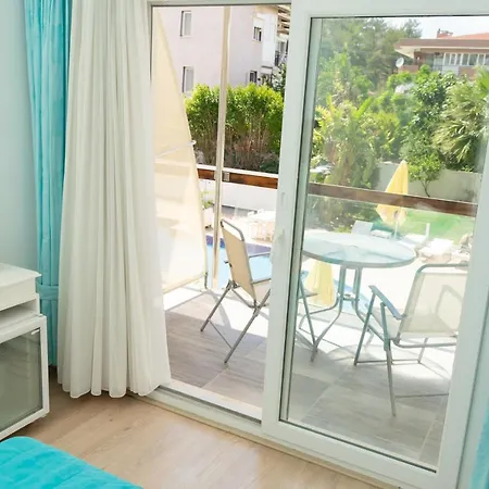 Yeni Hotell
