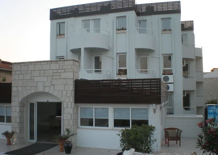 Yeni 3* Çeşme